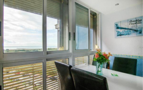 Beautiful Apartment In La Pobla De Farnals